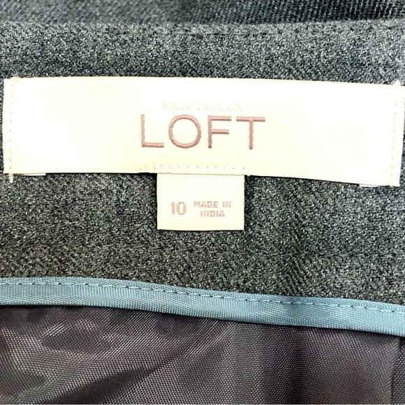 Loft gray slim pencil skirt with black lace side detail size10 - Picture 5 of 8